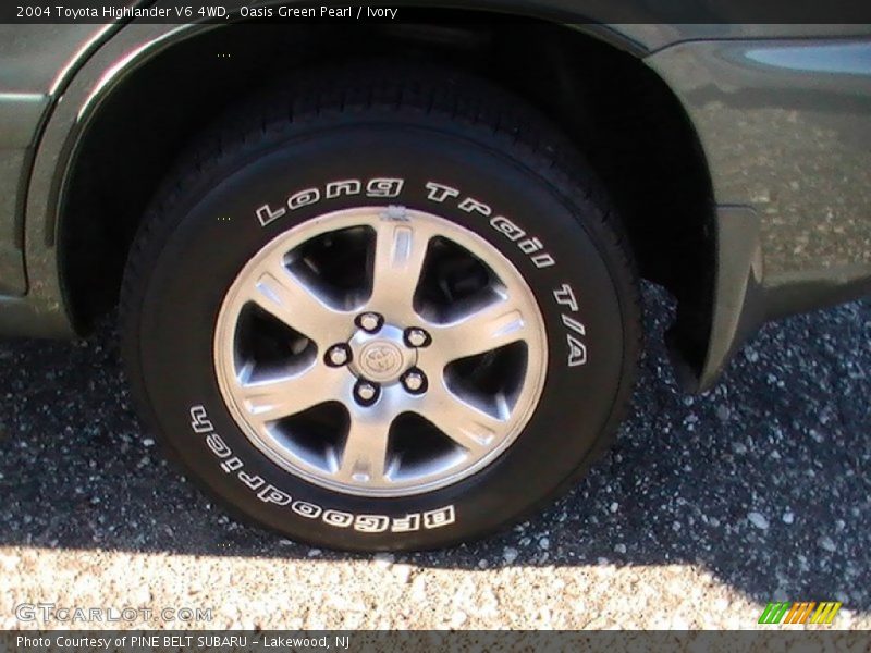 Oasis Green Pearl / Ivory 2004 Toyota Highlander V6 4WD