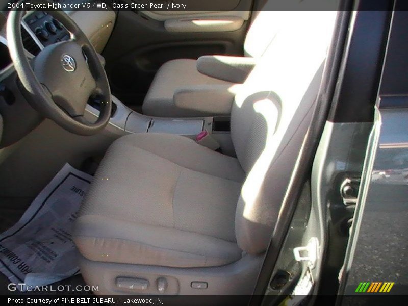 Oasis Green Pearl / Ivory 2004 Toyota Highlander V6 4WD