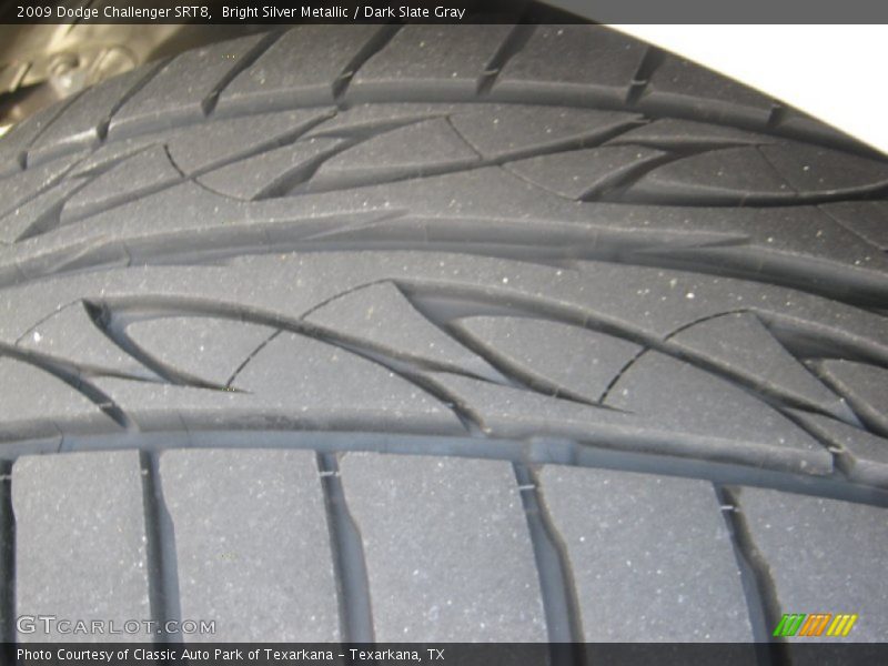 Bright Silver Metallic / Dark Slate Gray 2009 Dodge Challenger SRT8