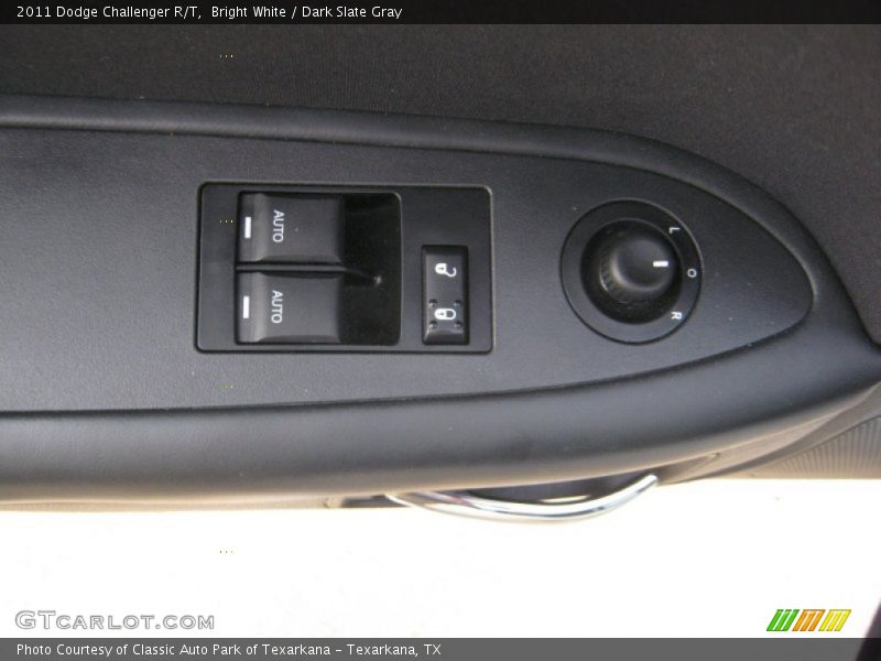 Bright White / Dark Slate Gray 2011 Dodge Challenger R/T