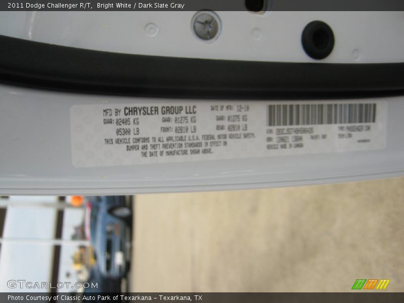 Bright White / Dark Slate Gray 2011 Dodge Challenger R/T
