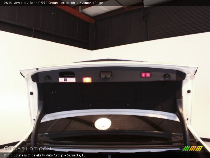 Arctic White / Almond Beige 2010 Mercedes-Benz E 550 Sedan