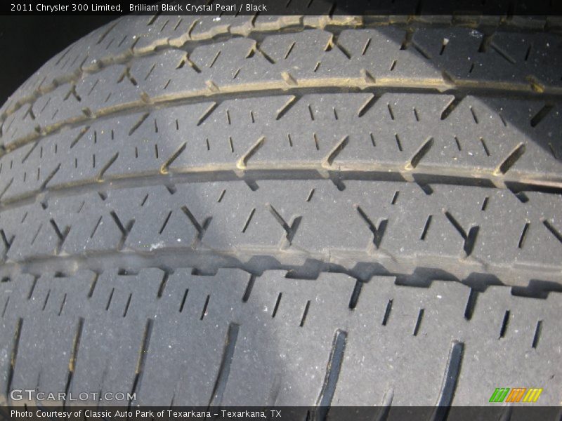 Brilliant Black Crystal Pearl / Black 2011 Chrysler 300 Limited