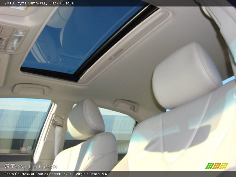 Black / Bisque 2010 Toyota Camry XLE