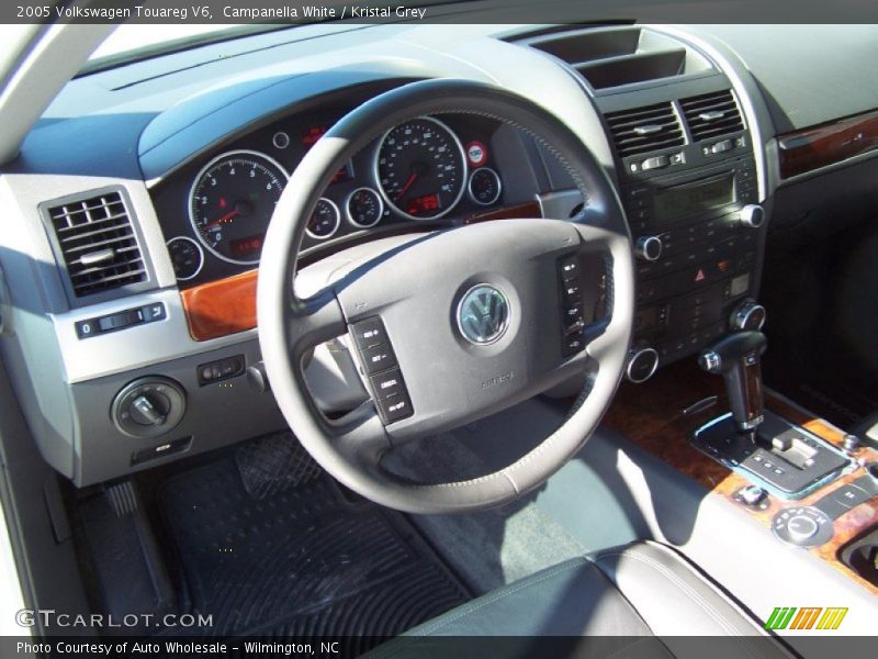 Campanella White / Kristal Grey 2005 Volkswagen Touareg V6