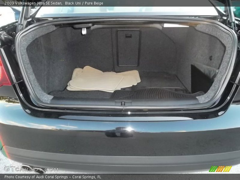 Black Uni / Pure Beige 2009 Volkswagen Jetta SE Sedan