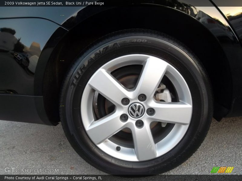 Black Uni / Pure Beige 2009 Volkswagen Jetta SE Sedan
