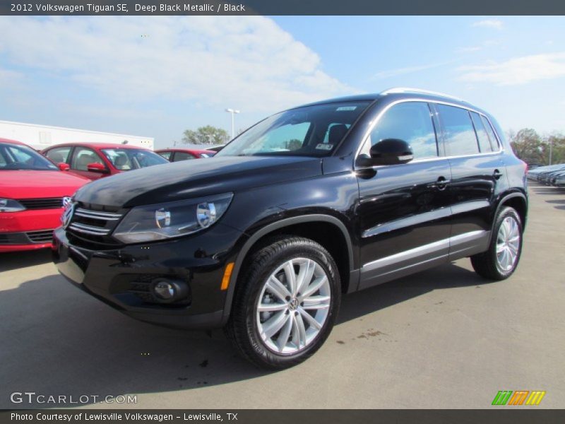 Deep Black Metallic / Black 2012 Volkswagen Tiguan SE