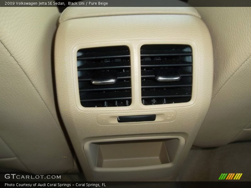 Black Uni / Pure Beige 2009 Volkswagen Jetta SE Sedan