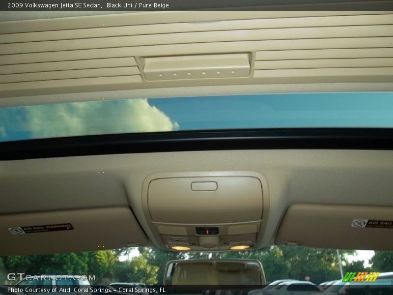 Black Uni / Pure Beige 2009 Volkswagen Jetta SE Sedan