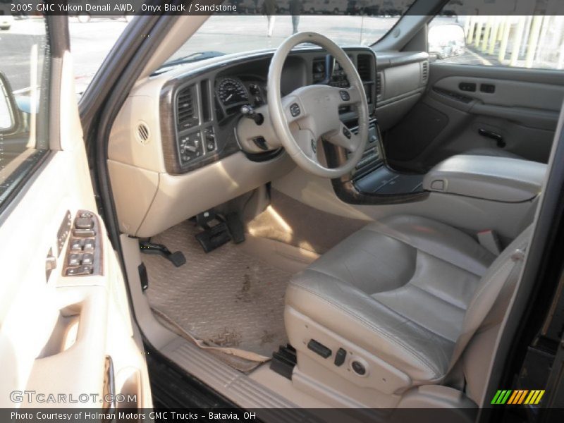 Onyx Black / Sandstone 2005 GMC Yukon Denali AWD