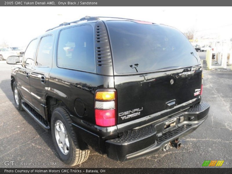 Onyx Black / Sandstone 2005 GMC Yukon Denali AWD