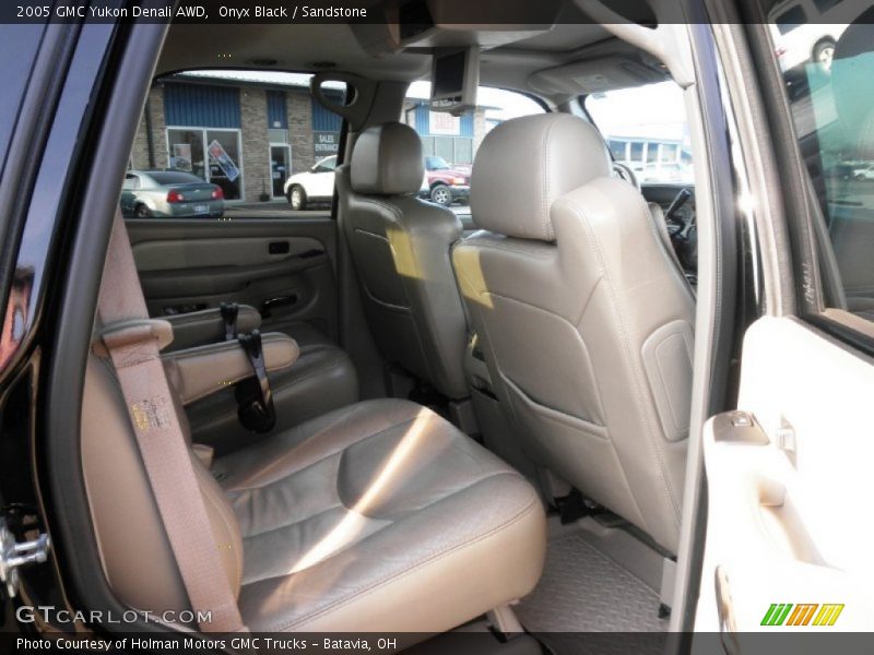 Onyx Black / Sandstone 2005 GMC Yukon Denali AWD