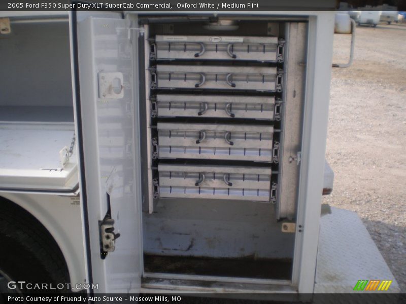 Oxford White / Medium Flint 2005 Ford F350 Super Duty XLT SuperCab Commercial