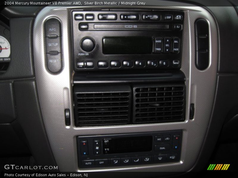 Silver Birch Metallic / Midnight Grey 2004 Mercury Mountaineer V8 Premier AWD