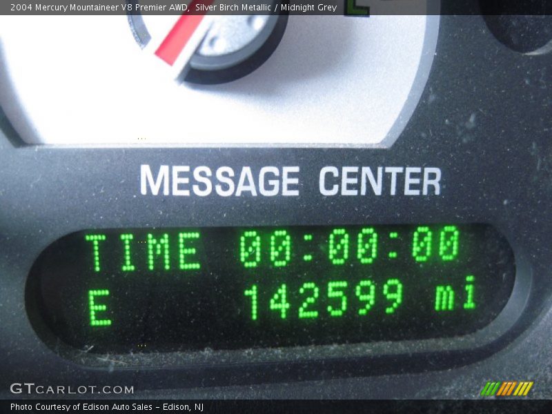 Silver Birch Metallic / Midnight Grey 2004 Mercury Mountaineer V8 Premier AWD