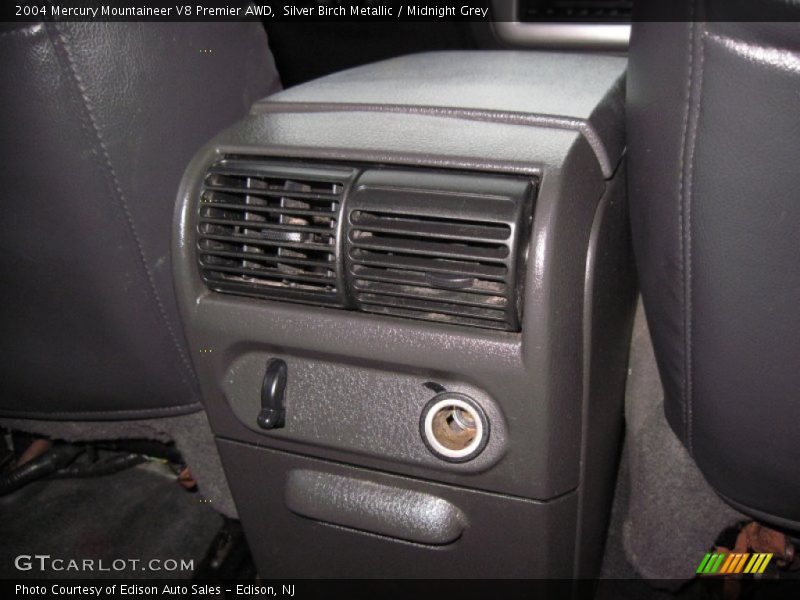 Silver Birch Metallic / Midnight Grey 2004 Mercury Mountaineer V8 Premier AWD