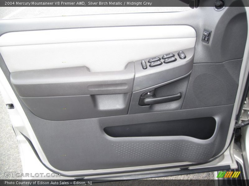 Silver Birch Metallic / Midnight Grey 2004 Mercury Mountaineer V8 Premier AWD