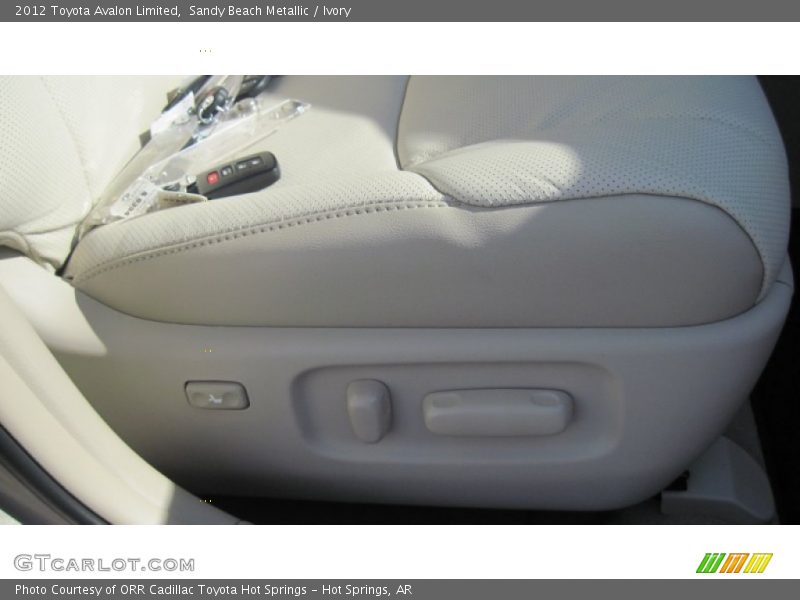 Sandy Beach Metallic / Ivory 2012 Toyota Avalon Limited