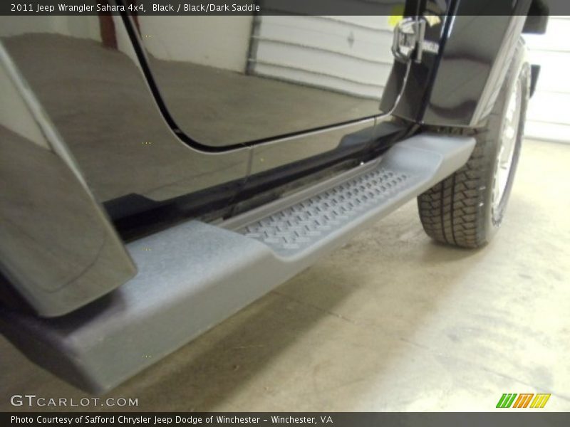 Black / Black/Dark Saddle 2011 Jeep Wrangler Sahara 4x4