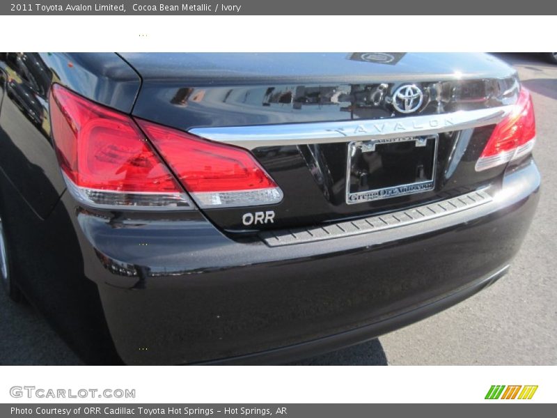 Cocoa Bean Metallic / Ivory 2011 Toyota Avalon Limited