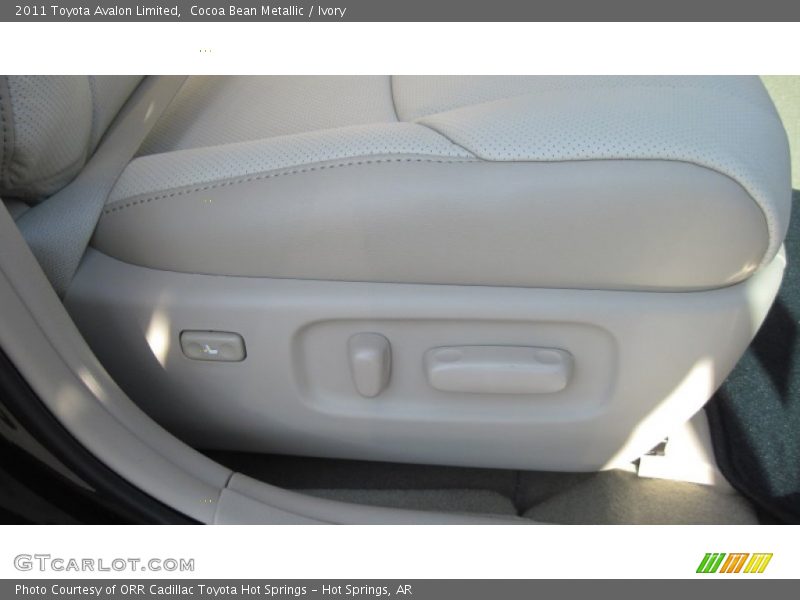 Cocoa Bean Metallic / Ivory 2011 Toyota Avalon Limited