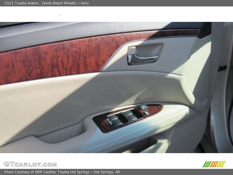 Sandy Beach Metallic / Ivory 2011 Toyota Avalon
