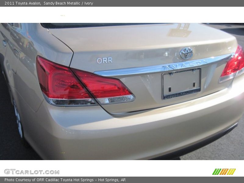 Sandy Beach Metallic / Ivory 2011 Toyota Avalon