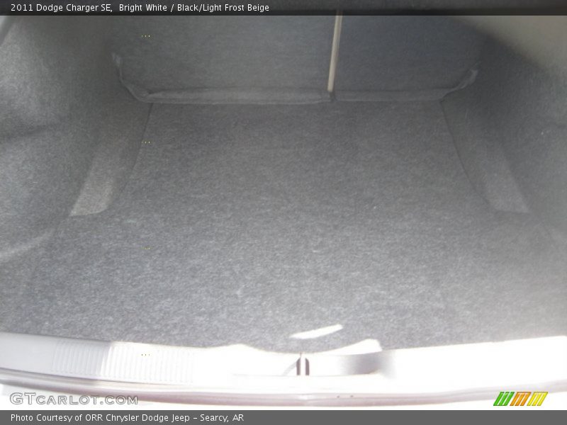 Bright White / Black/Light Frost Beige 2011 Dodge Charger SE