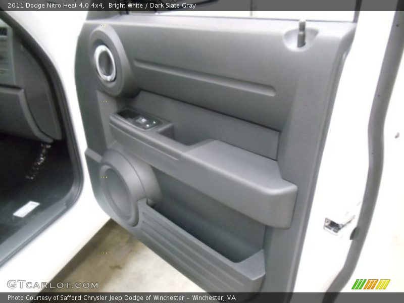 Bright White / Dark Slate Gray 2011 Dodge Nitro Heat 4.0 4x4