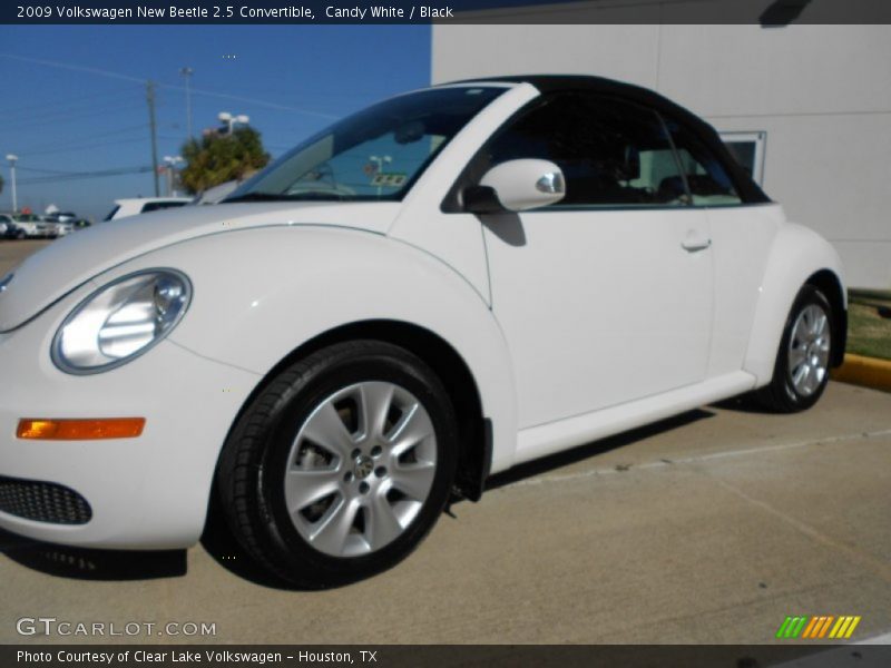 Candy White / Black 2009 Volkswagen New Beetle 2.5 Convertible