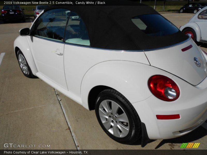 Candy White / Black 2009 Volkswagen New Beetle 2.5 Convertible
