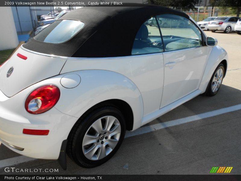 Candy White / Black 2009 Volkswagen New Beetle 2.5 Convertible