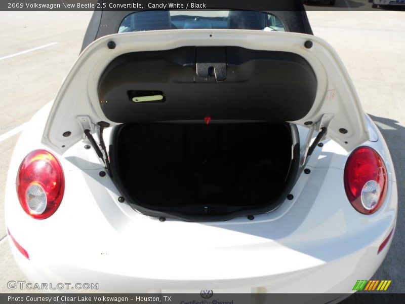 Candy White / Black 2009 Volkswagen New Beetle 2.5 Convertible