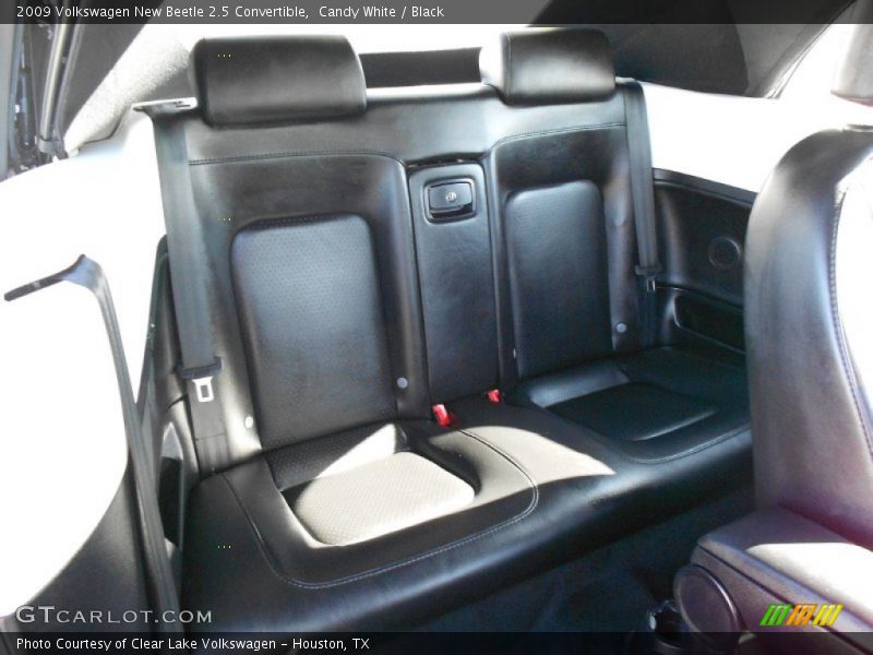 Candy White / Black 2009 Volkswagen New Beetle 2.5 Convertible