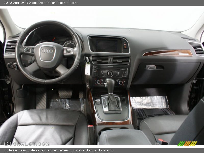 Brilliant Black / Black 2010 Audi Q5 3.2 quattro