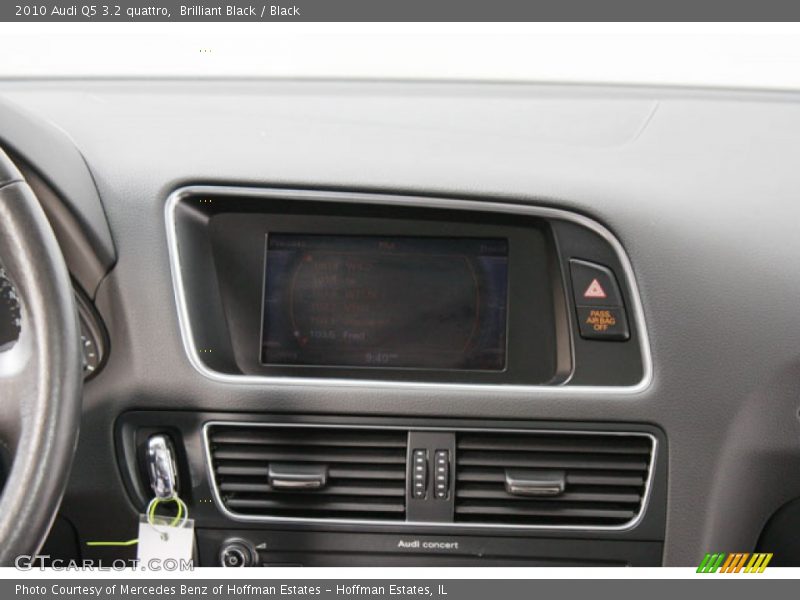 Brilliant Black / Black 2010 Audi Q5 3.2 quattro