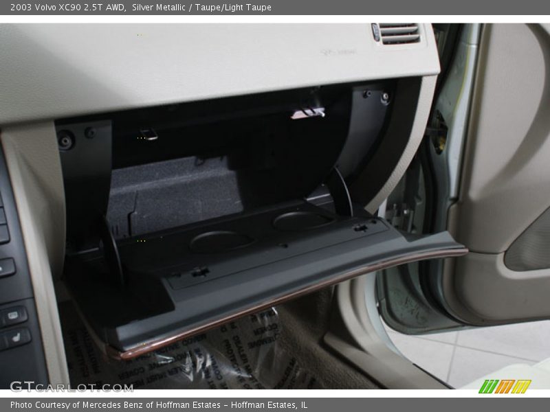 Silver Metallic / Taupe/Light Taupe 2003 Volvo XC90 2.5T AWD