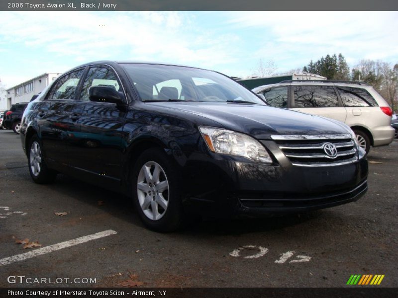 Black / Ivory 2006 Toyota Avalon XL