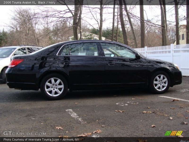 Black / Ivory 2006 Toyota Avalon XL