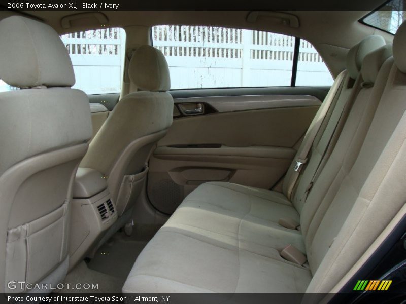 Black / Ivory 2006 Toyota Avalon XL