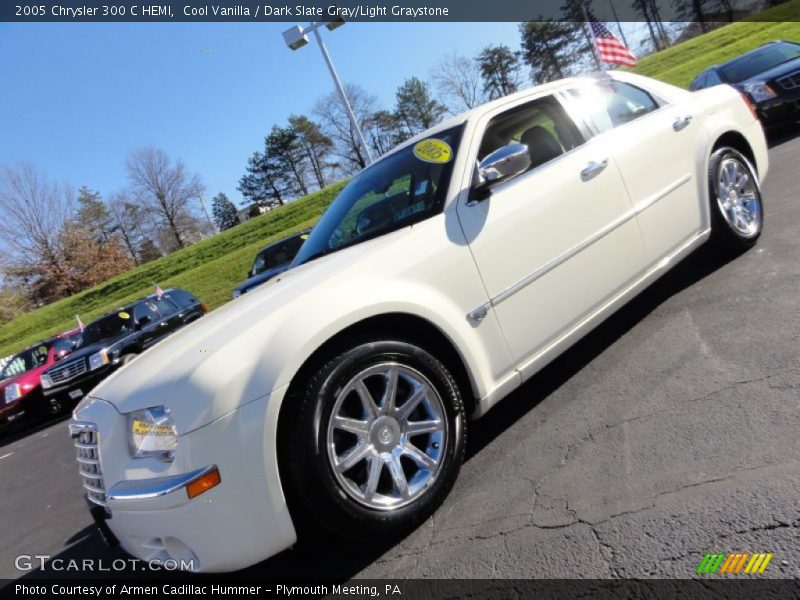 Cool Vanilla / Dark Slate Gray/Light Graystone 2005 Chrysler 300 C HEMI