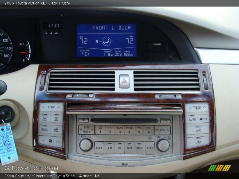 Black / Ivory 2006 Toyota Avalon XL