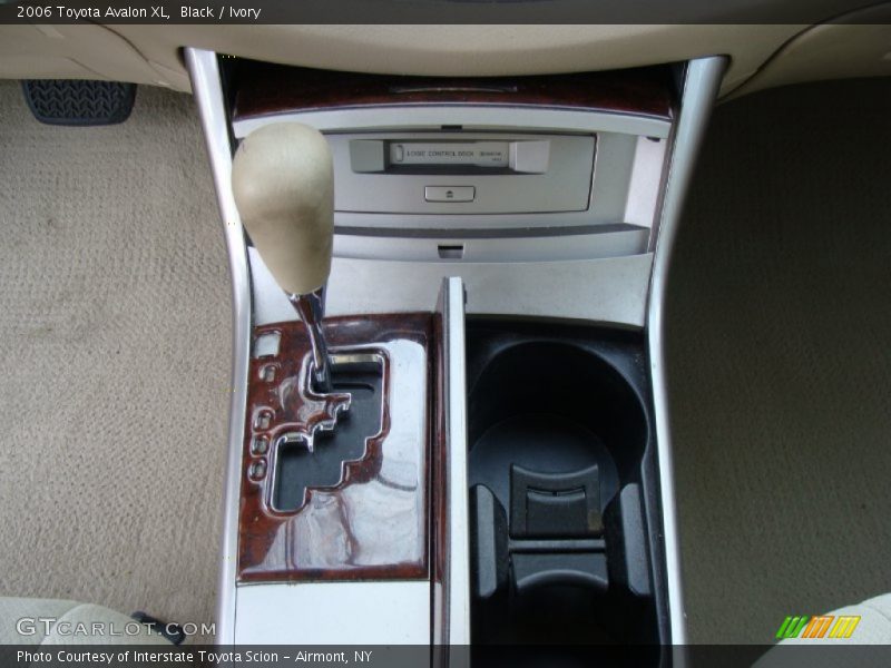 Black / Ivory 2006 Toyota Avalon XL