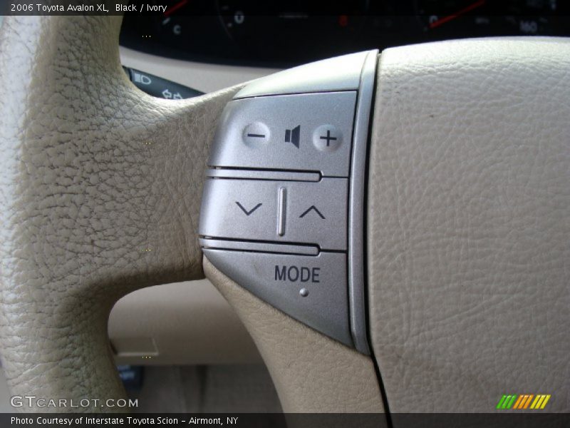 Black / Ivory 2006 Toyota Avalon XL