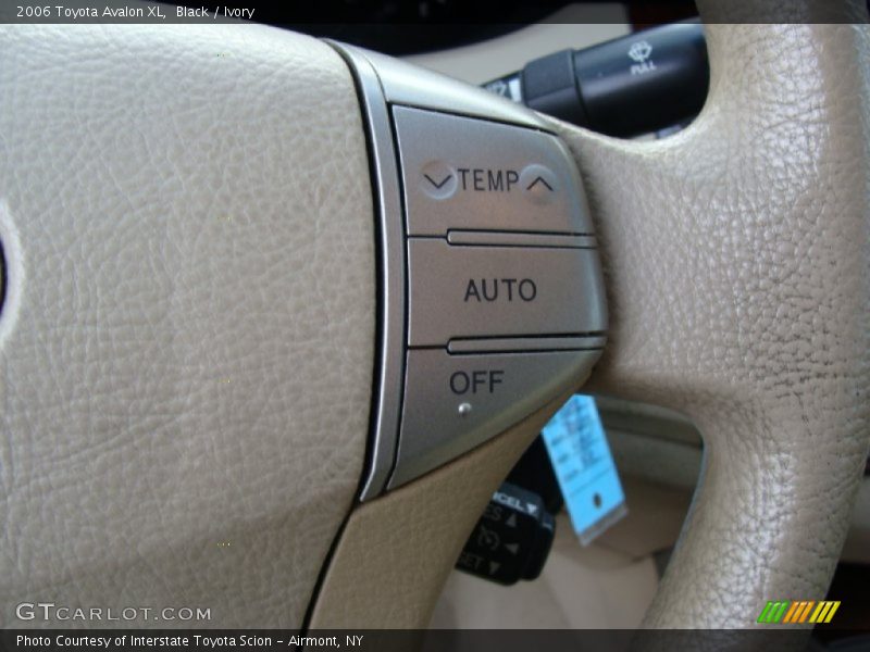 Black / Ivory 2006 Toyota Avalon XL