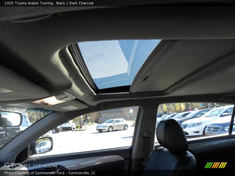 Black / Dark Charcoal 2005 Toyota Avalon Touring