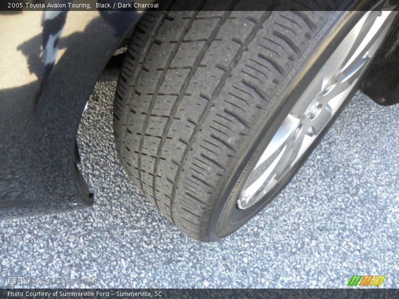 Black / Dark Charcoal 2005 Toyota Avalon Touring