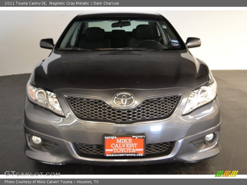 Magnetic Gray Metallic / Dark Charcoal 2011 Toyota Camry SE