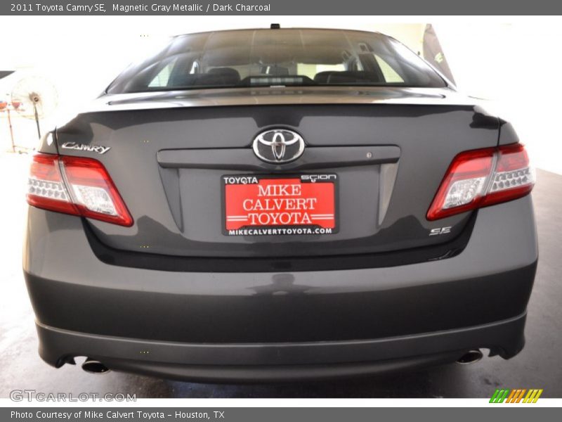 Magnetic Gray Metallic / Dark Charcoal 2011 Toyota Camry SE